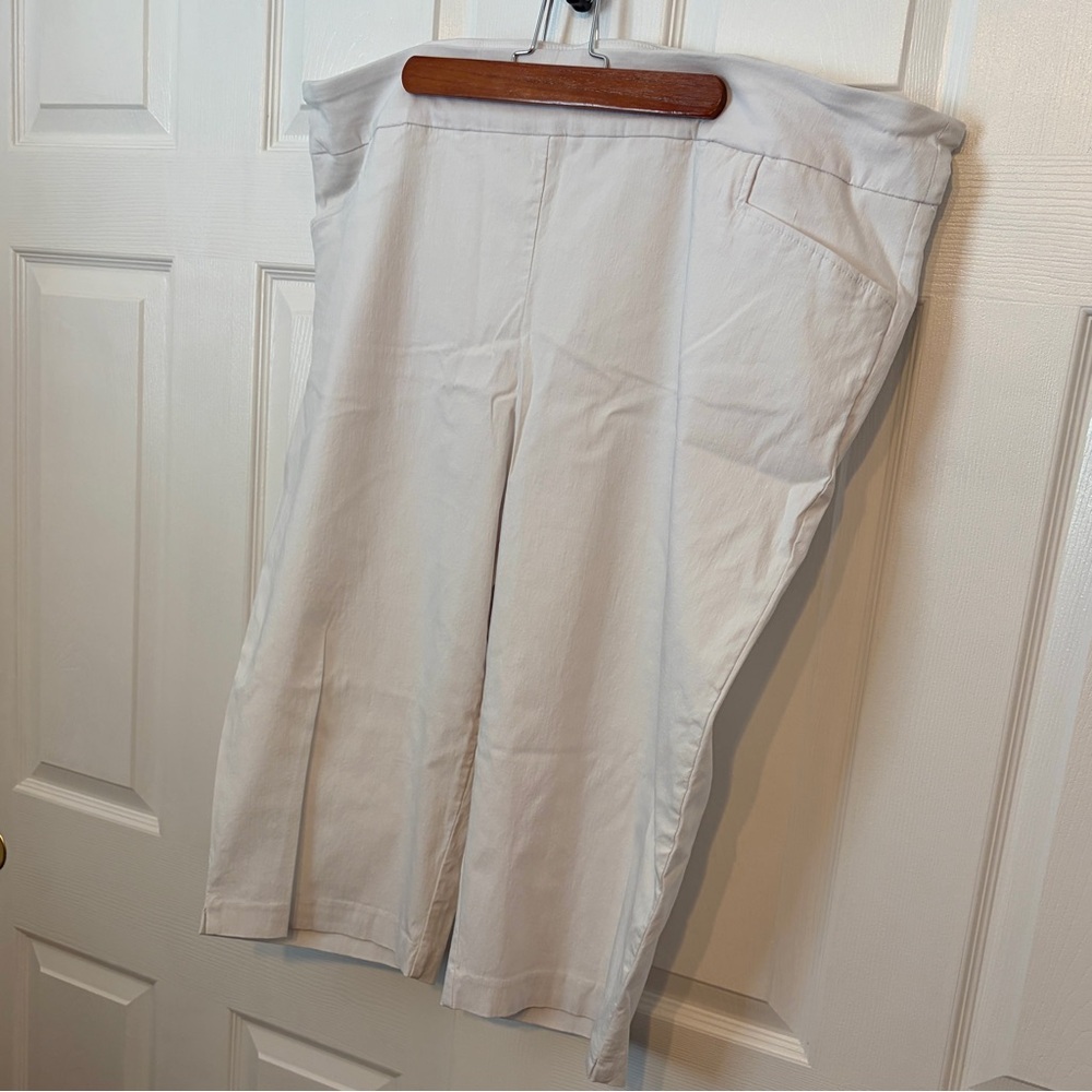 Classic White Pants for work or play.